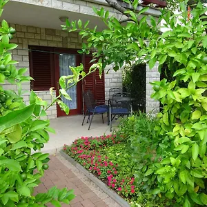 https://apartments-niko-sukosan-23206.hotelinzadar.com