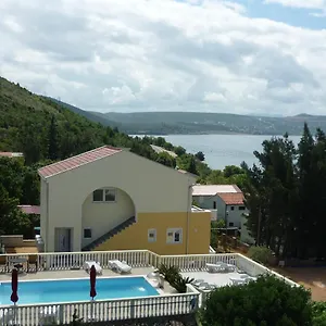 https://apartment-seline-9.hotelinzadar.com